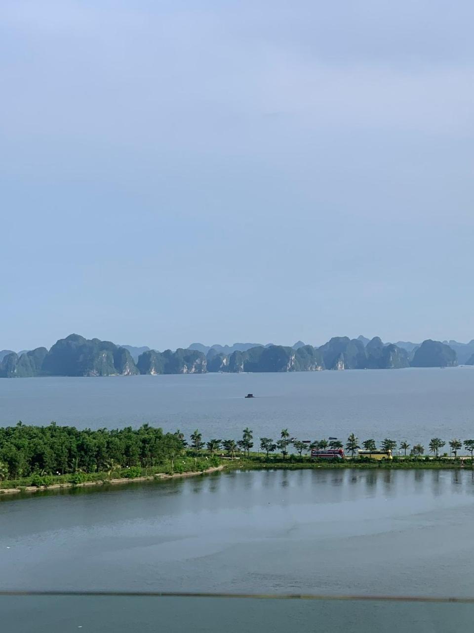 Sunday Premium Apartment Ha Long Eksteriør bilde